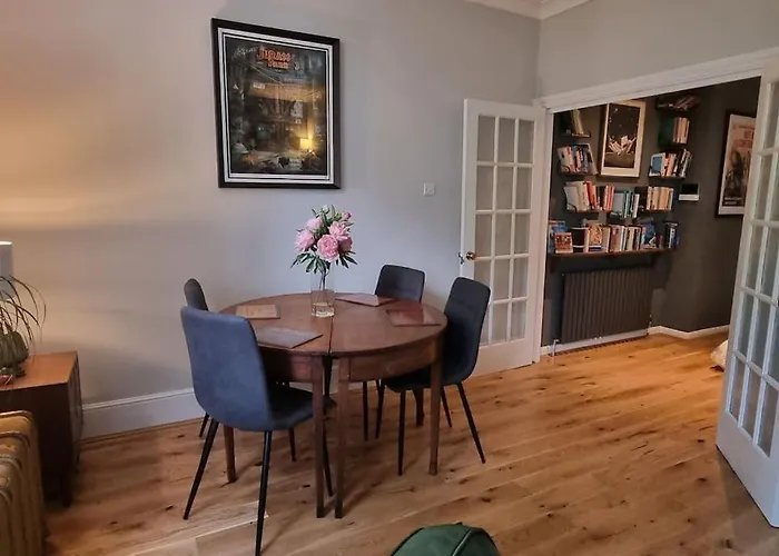 Highgate Maisonette With Roof Terrace