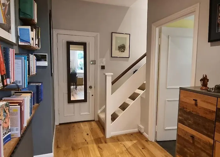 Highgate Maisonette With Roof Terrace